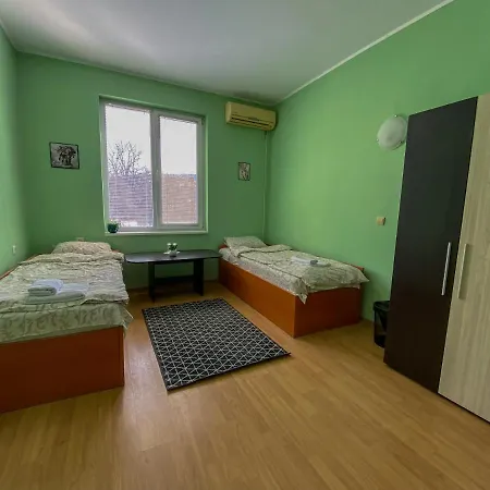 - димитър хадживасилев Couette-café Svishtov