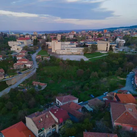 Bed & Breakfast Пансион - Димитър Хадживасилев Svishtov